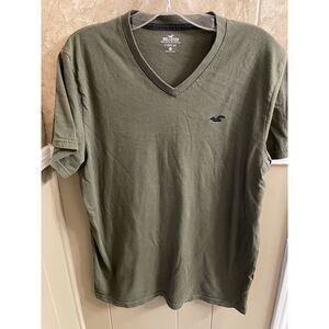 Hollister V-Neck‎ T-shirt Size Medium (A33)